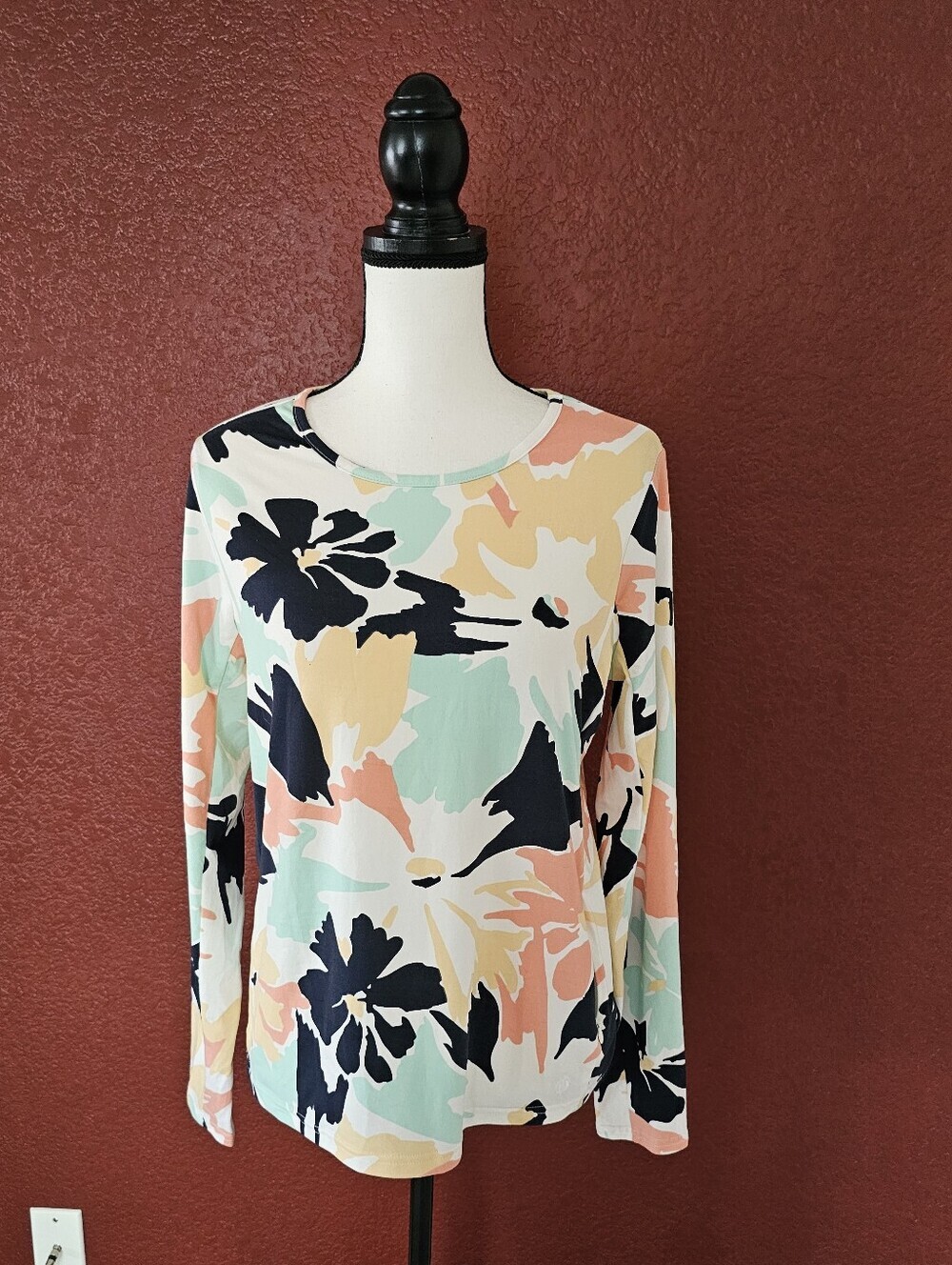 Hang Ten Floral Long-Sleeve Top in Pastel Mint, Peach & Navy - Picture 4 of 10